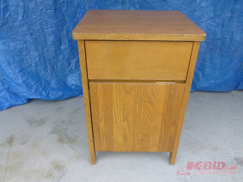 lot 13 image: Oak Night Stand Cabinet