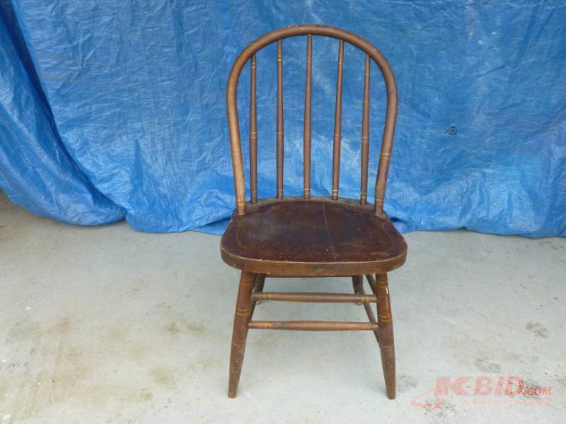 lot 19 image: Vintage Chair