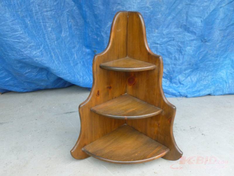 lot 25 image: Wooden Shelf