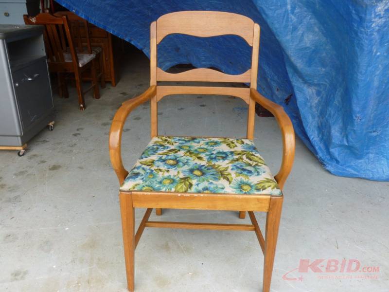 lot 37 image: Vintage Chair