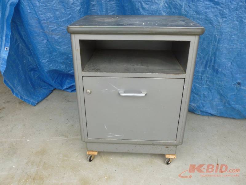 lot 38 image: Steel Cabinet