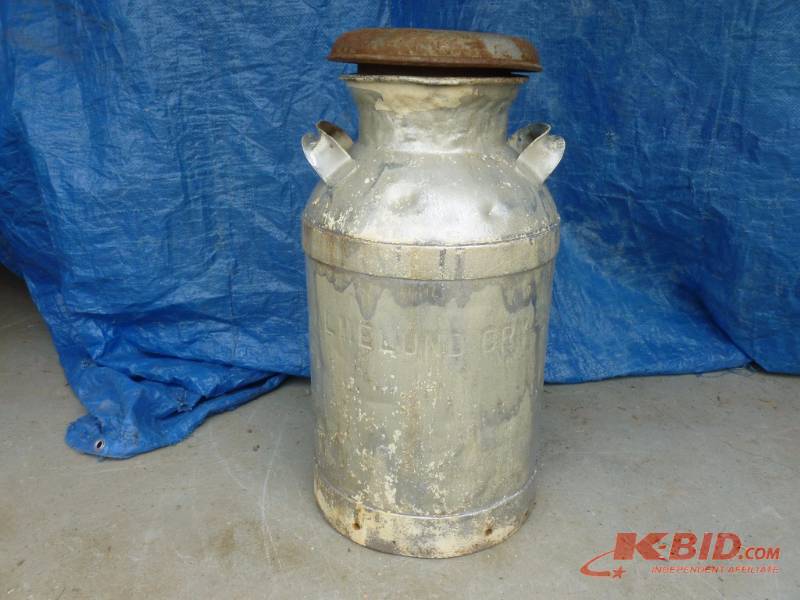 lot 63 image: Vintage Cream Can