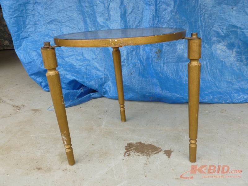 lot 84 image: Vintage Plant Stand