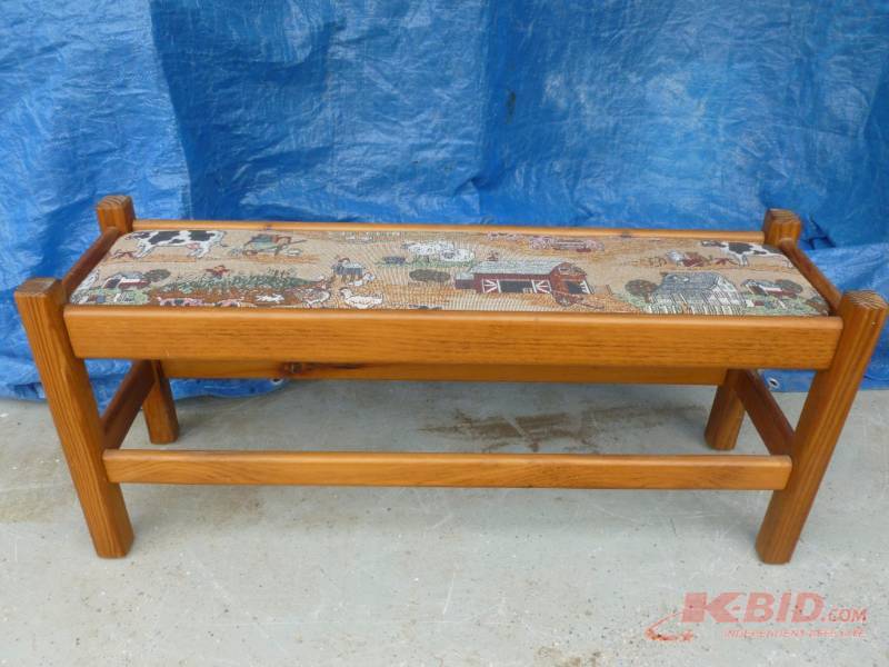 lot 98 image: Hall Bench