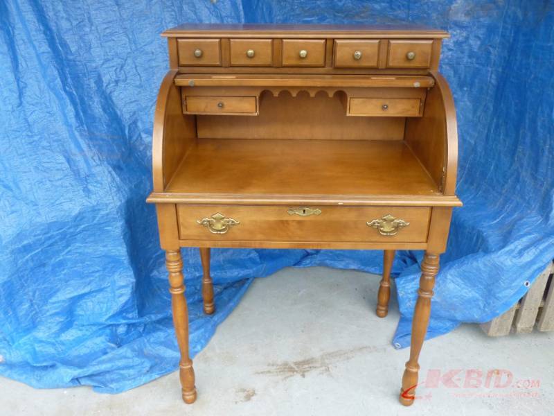 lot 103 image: Roll Top Desk