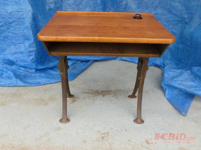 lot 107 image: Vintage School Desk