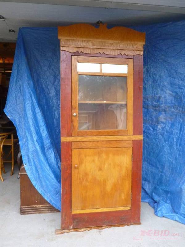 lot 120 image: Antique Corner Cabinet