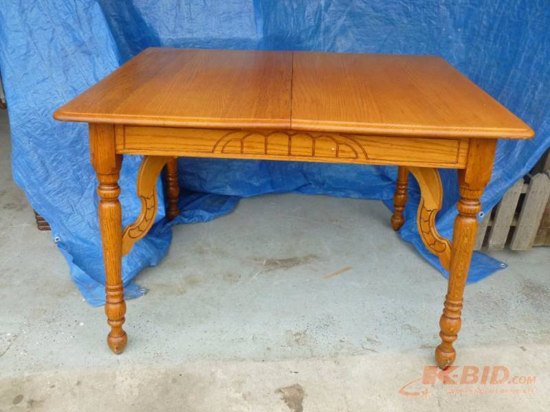 lot 122 image: Oak Dining Table