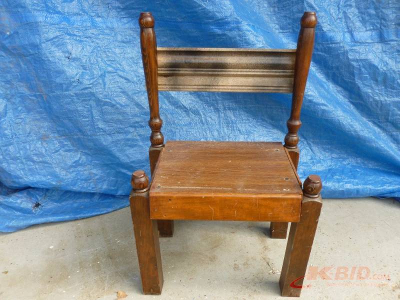 lot 141 image: Garden Stool