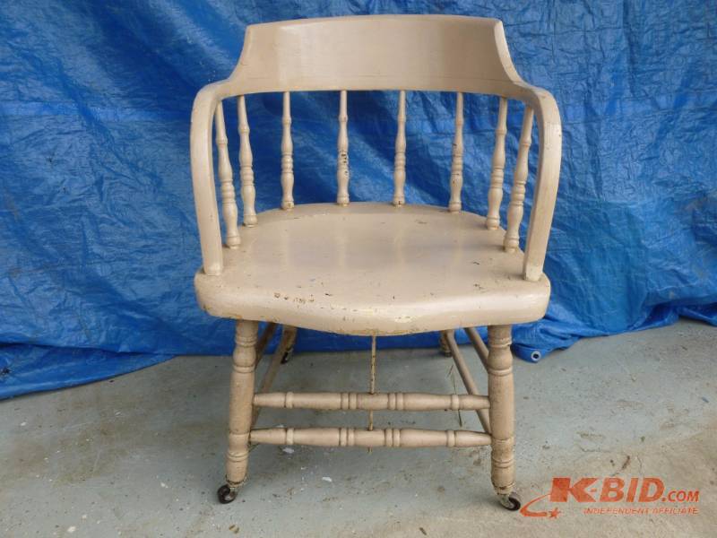 lot 150 image: Vintage Chair