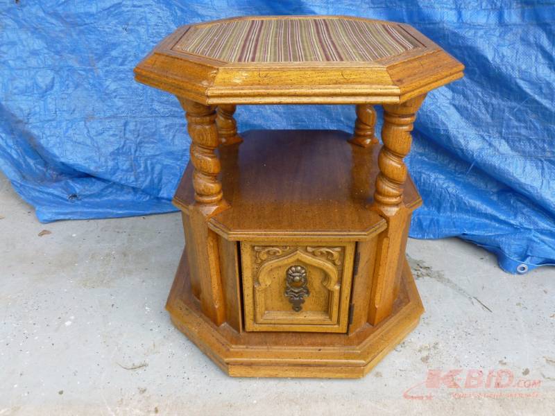 lot 161 image: Cabinet