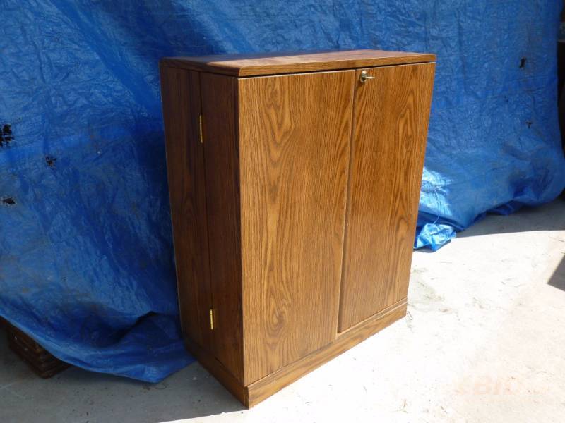 lot 164 image: Sauder Cabinet