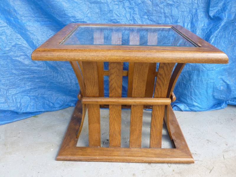 lot 177 image: End Table