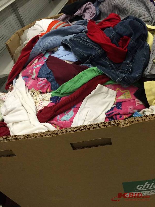1000 pieces of used clothing no stains or tears box isnt included bring your own help to load