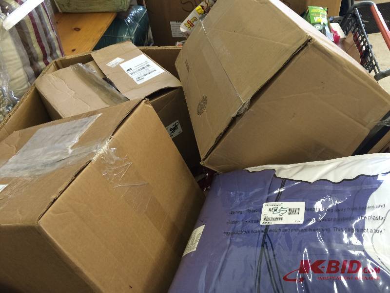 pallet of 30 Brand  new bedding sets ,pillow sets , chair or futon covers