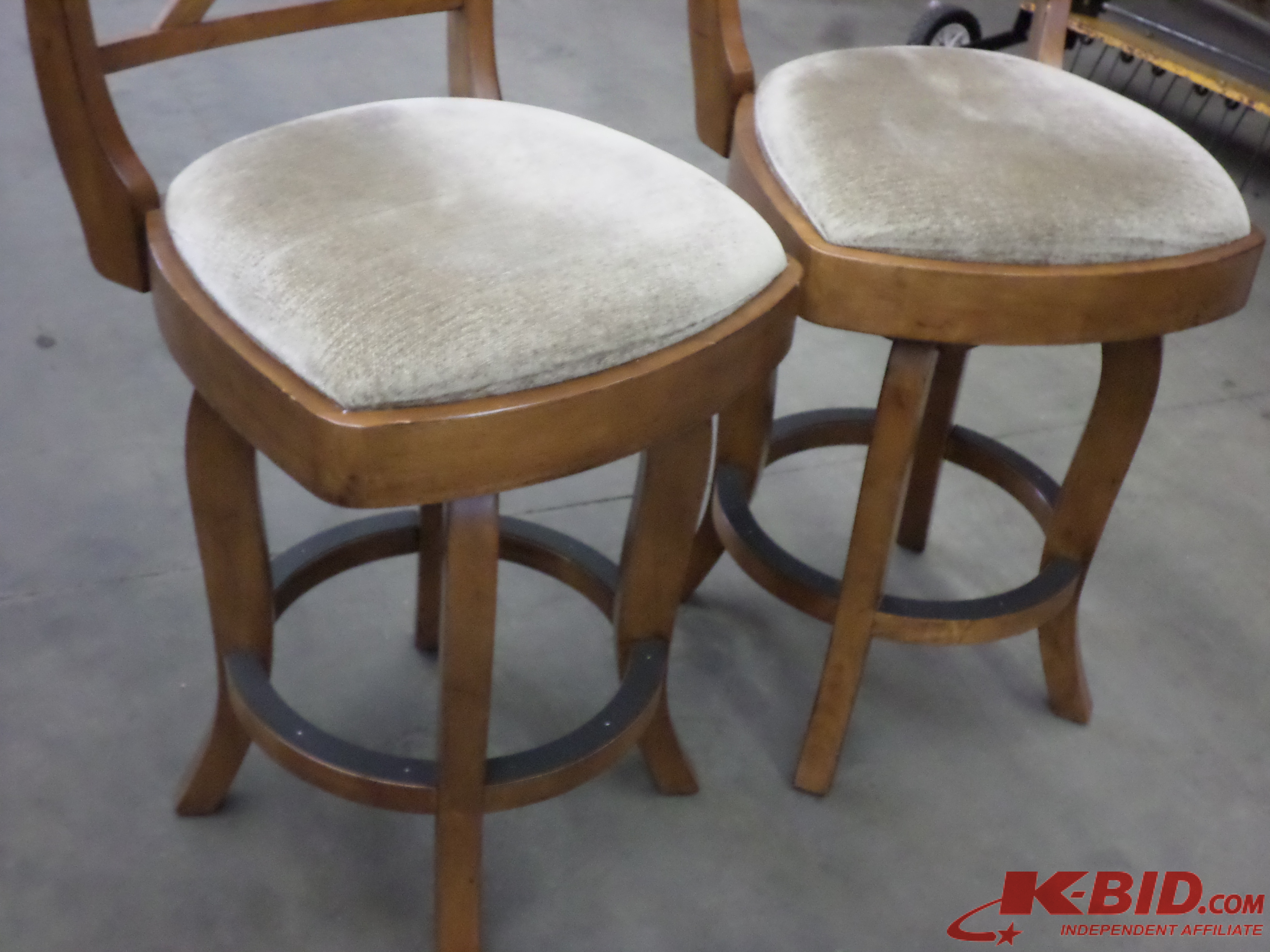 (2) Nice Hardwood Swivel-Top Bar St...