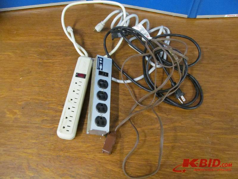 lot 9 image: Extension cords