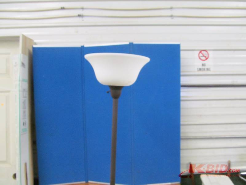lot 35 image: Floor lamp
