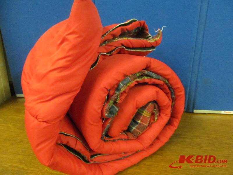 lot 28 image: Sleeping Bag