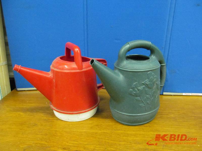 lot 112 image: Water cans