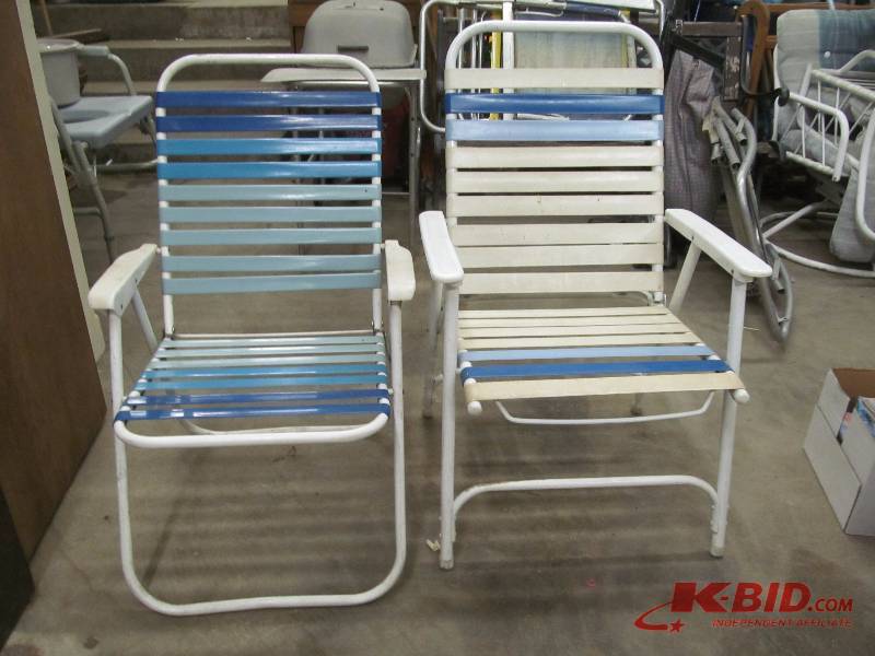 lot 116 image: Lawn chairs