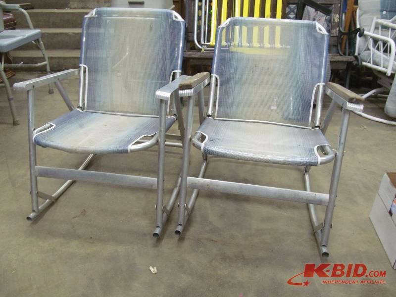 lot 117 image: Lawn chairs