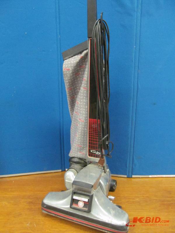 lot 124 image: Vacuum