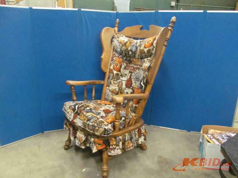 lot 127 image: Rocking Chair