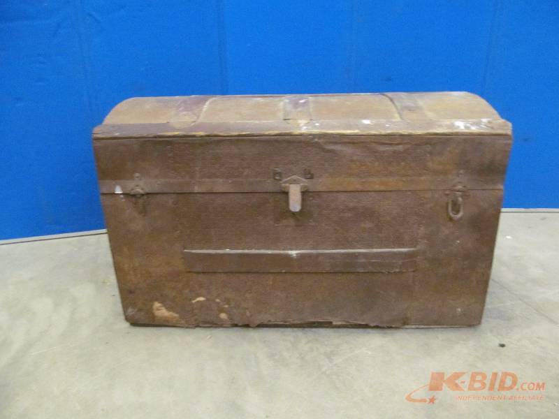 lot 130 image: Vintage