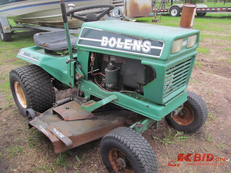 lot 156 image: Garden Tractor
