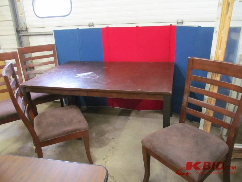 lot 171 image: Dining Table and chairs
