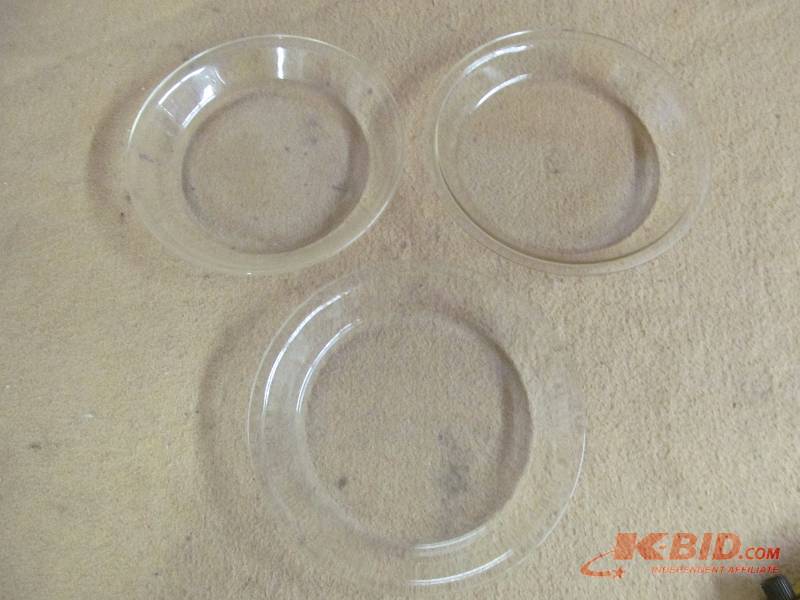 lot 180 image: Pyrex