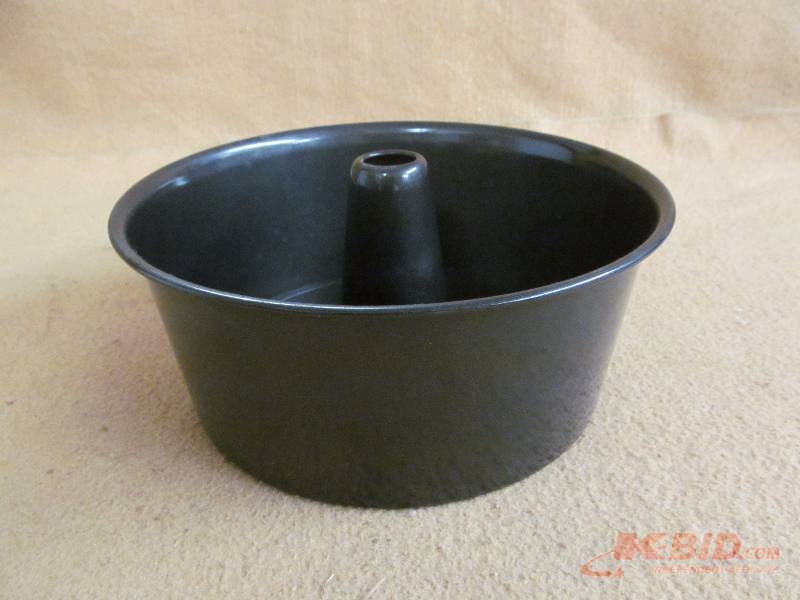 lot 181 image: Angel Food Cake pan