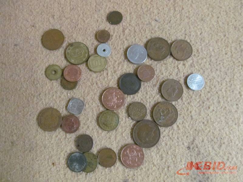 lot 216 image: World Coins
