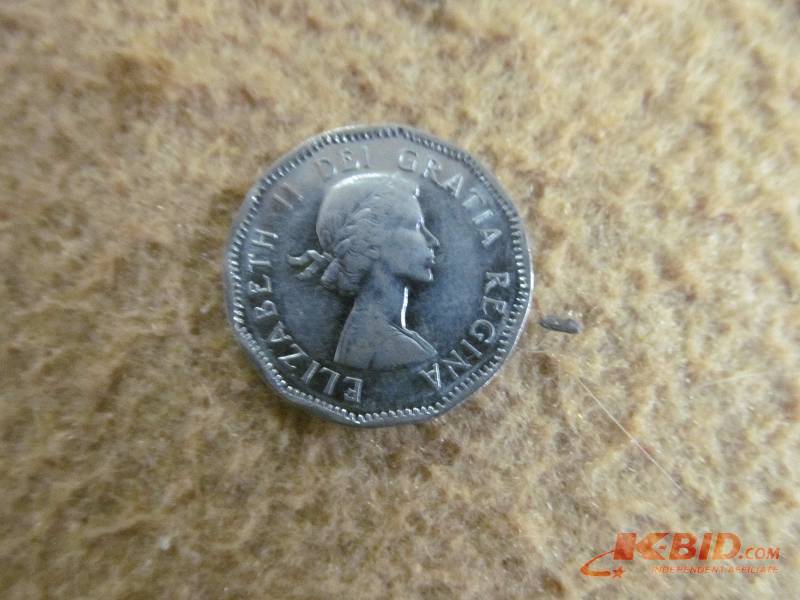 lot 227 image: World Coins