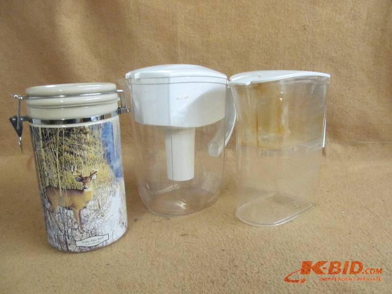 lot 229 image: Pitchers