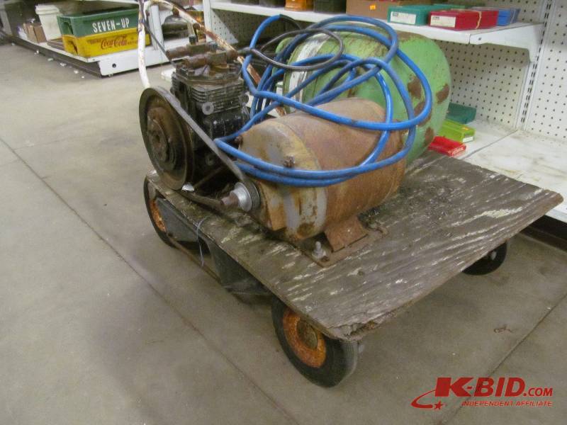 lot 232 image: Air compressor
