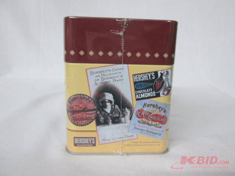 lot 32 image: Hersheys Recipe Card Tin Box