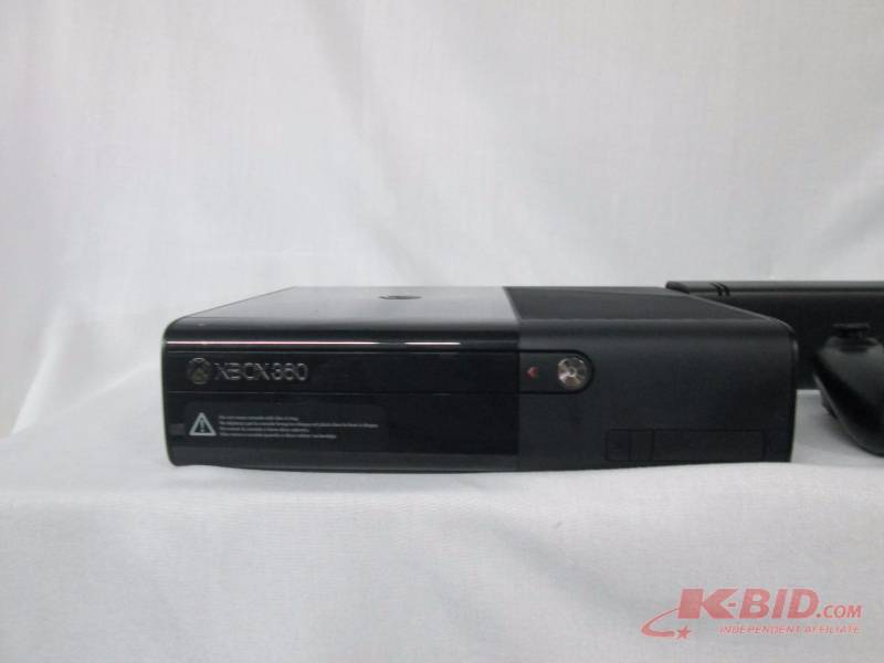 lot 15 image: XBOX 360 500GB Console & COD Games