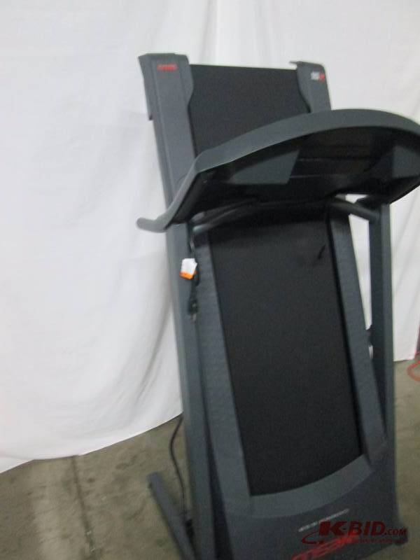 lot 3 image: Weslo Cadence G 5.9 Treadmill