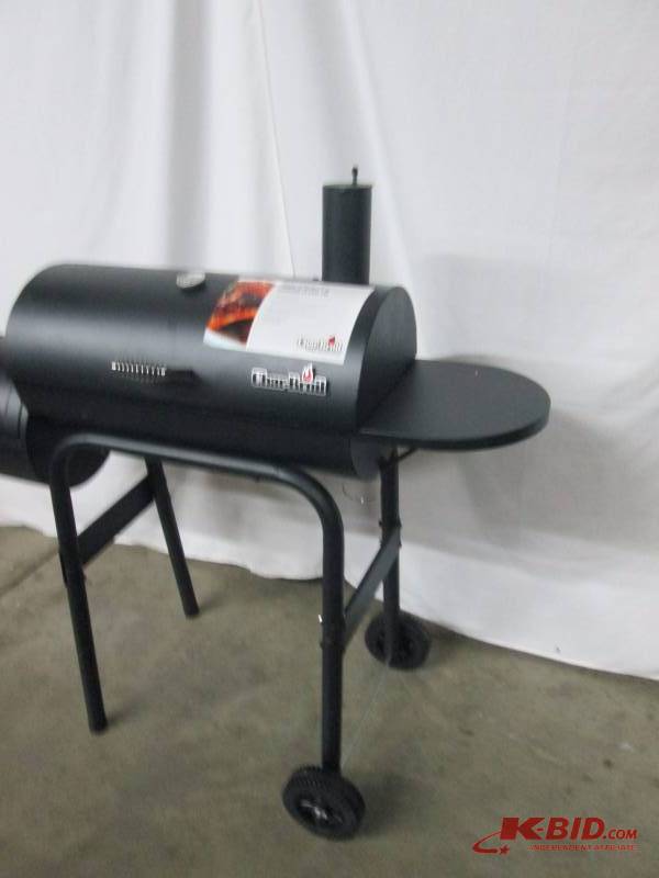 lot 10 image: Char-Broil American Gourmet Smoker Grill