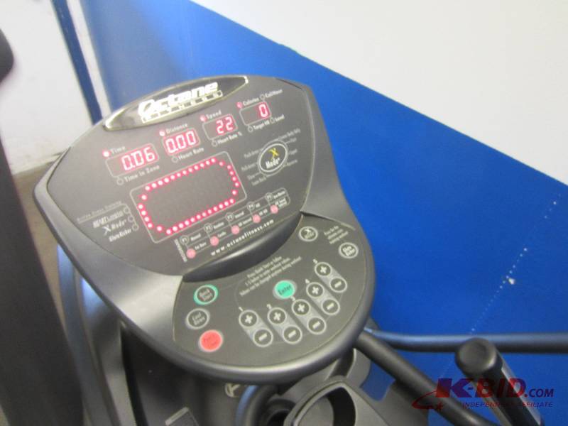 lot 9 image: Octane Pro 3500 Commercial elliptical