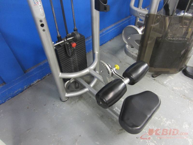 lot 26 image: Matrix Fitness Commercial Grade Lat Pull Down
