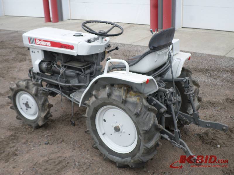 lot 4 image: Bolens Iseki G154 4WD Tractor, 2-Cy...