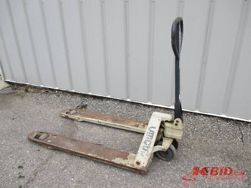 Crown Pallet Jack