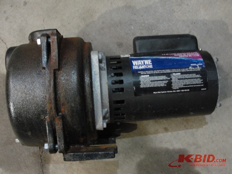 lot 13 image: Wayne 1.5 hp Lawn Sprinkling Pumping