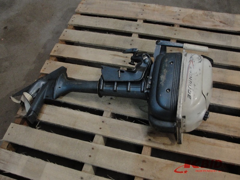 lot 14 image: Evinrude Lightwin Motor