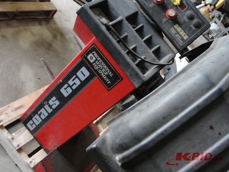 lot 2 image: Coats 650 Tire Balancer