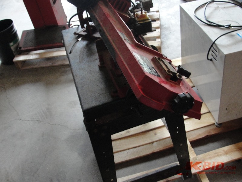 lot 4 image: Swivel Metal Cutting Band Saw