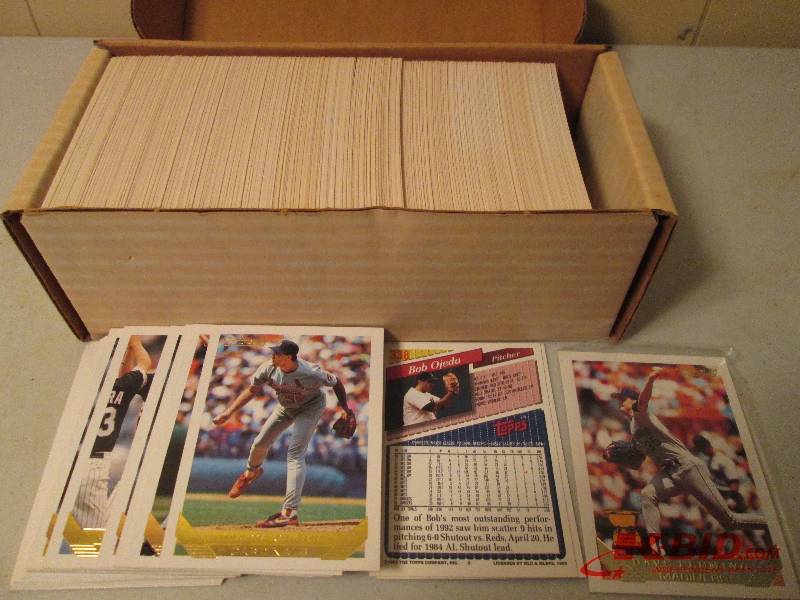 lot 44 image: Box of 1993 Topps Gold baseball car...